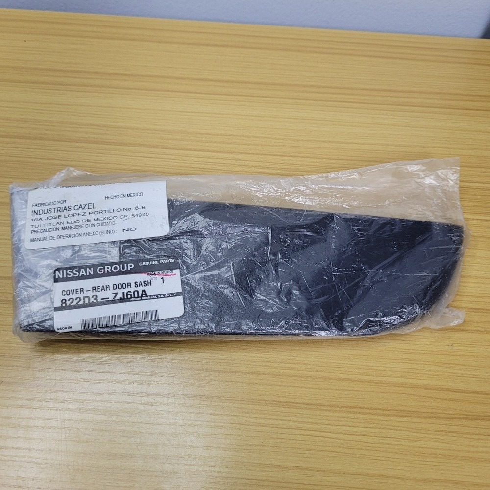 Genuine Nissan Door Seal Retainer Plate 822D3-ZJ60A New